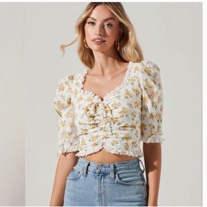 ASTR the Label Floral Crop Top